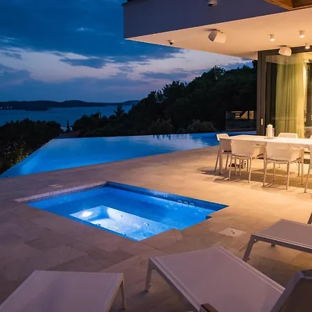 Luxury Princess Of Hvar With Pool Lejlighed